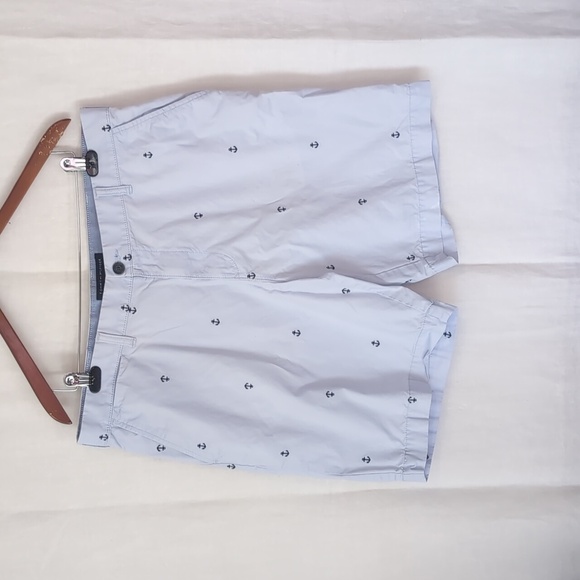 Tommy Hilfiger Classic Fit Pale Blue Anchor Print Shorts Size 38 - Picture 1 of 7